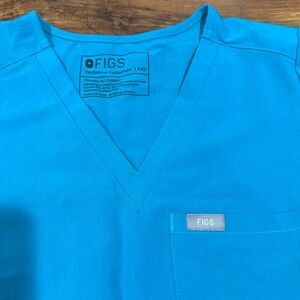 Figs scrub top